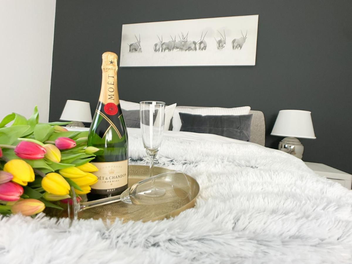 M-Style 01 Apartment Mit Terrasse Und Gasgrill, 24H Self-Check-In, Free Parking, Netflix Norymberga Zewnętrze zdjęcie